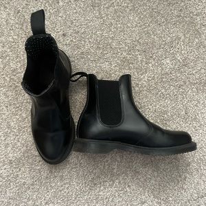 Dr Martens Flora Boots